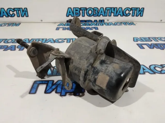 Опора двигателя задняя Toyota Camry 70 1237136220