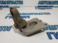 Кронштейн опоры двигателя Toyota Camry 70 1230336040