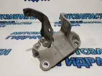 Кронштейн опоры двигателя левый Toyota Camry 70 1230436080