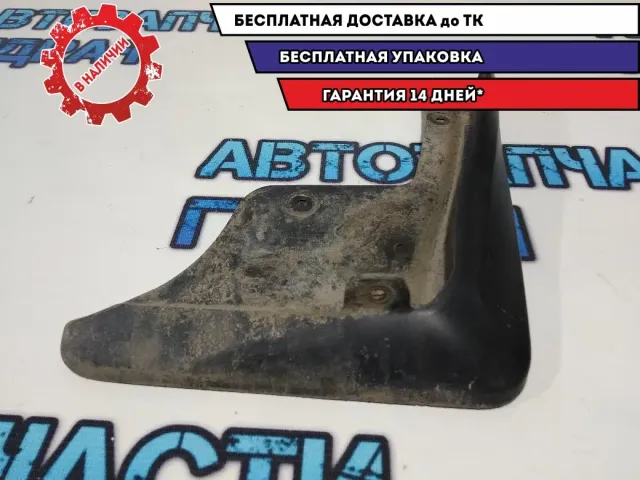 Брызговик задний правый Toyota Camry 70