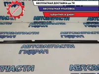Накладка стекла заднего правого Toyota Land Cruiser 100 7573060040.