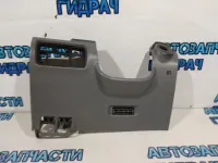 Накладка Toyota Land Cruiser 100 5530260030. Сломано крепление.