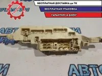 Блок предохранителей Toyota Land Cruiser 100 8273160030. Дефект.
