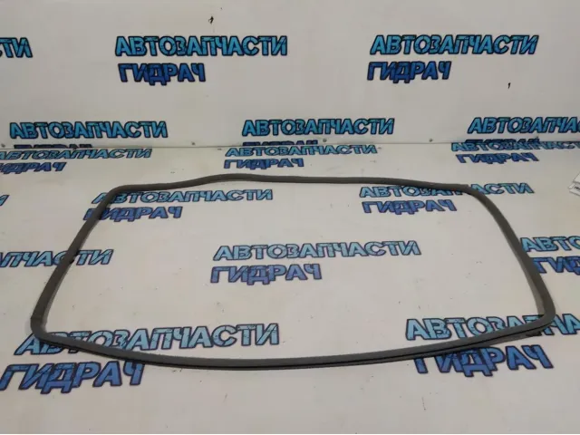 Уплотнитель люка Toyota Land Cruiser 100 6331860060.