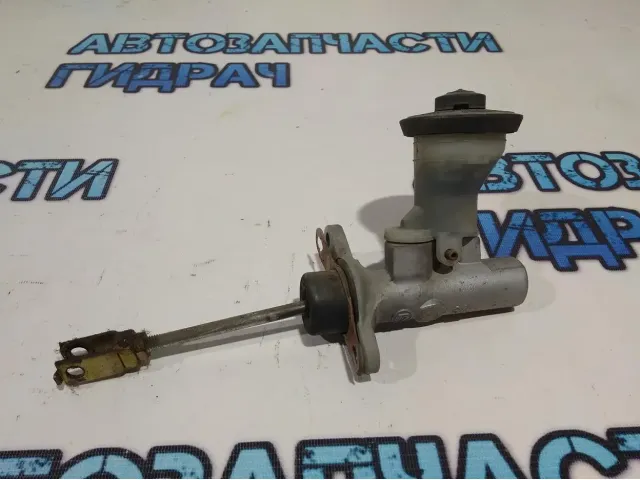 Цилиндр сцепления главный Toyota Land Cruiser 100 3141060610.