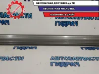 Молдинг передней правой двери Toyota Land Cruiser 100 7573160120