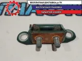 Петля двери багажника верхняя правая Toyota Land Cruiser 100 6881095J02
