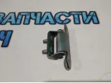 Петля двери багажника верхняя правая Toyota Land Cruiser 100 6881095J02