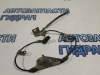 Датчик ABS передний правый Toyota Land Cruiser 100 8954260040