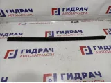 Уплотнитель стекла двери передний левый Toyota Auris (E150) 68172-02120.