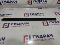 Уплотнитель стекла двери передний правый Toyota Auris (E150) 68171-02130.