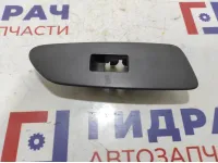 Накладка кнопки стеклоподъемника передняя правая Toyota Auris (E150) 74231-02530-B0.