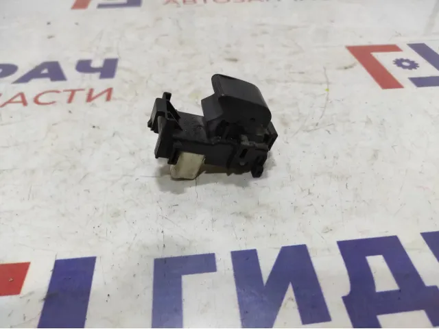 Кнопка стеклоподъемника передняя Toyota Auris (E150) 84810-0D030.