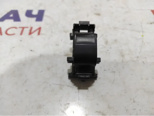 Кнопка стеклоподъемника задняя Toyota Auris (E150) 84810-0D030.