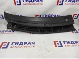 Решетка под лобовое стекло правая Toyota Auris (E150) 55708-02330.