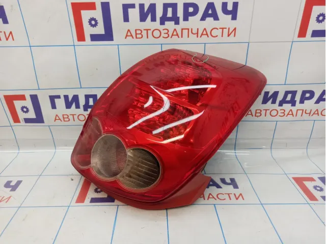 Фонарь задний левый Toyota Auris (E150) 81561-02380. Трещина.