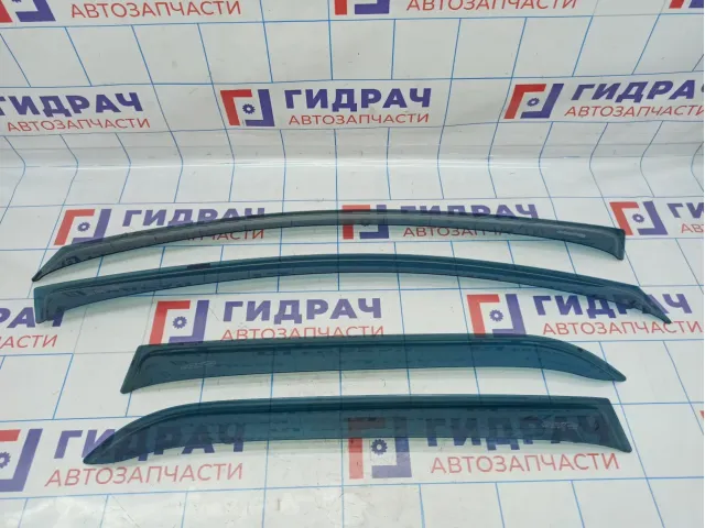 Ветровики бокового стекла Toyota Auris (E150) . Комплект.