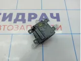 Моторчик заслонки отопителя Toyota Auris (E150) 87106-02120.
