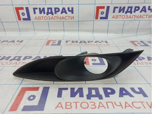 Рамка противотуманной фары левой Toyota Auris (E150) 81482-02040. Потертость.