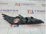 Рамка противотуманной фары левой Toyota Auris (E150) 81482-02040. Потертость.