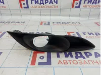 Рамка противотуманной фары правой Toyota Auris (E150) 81481-02050. Потертость.