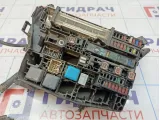 Блок предохранителей моторный Toyota Auris (E150) 82741-02050. Дефект креплений.