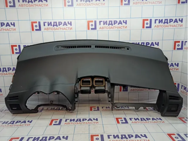 Торпедо Toyota Auris (E150) 55302-02070-B1. Царапина.
