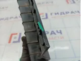 Накладка решетки стеклоочистителей левая Toyota Auris (E150) 55709-02210. Сломано крепление.
