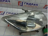 Фара правая Toyota Auris (E150) 8113002470. Сломано крепление.Потертости.