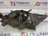 Фара правая Toyota Auris (E150) 8113002470. Сломано крепление.Потертости.