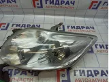 Фара левая Toyota Auris (E150) 8117002460. Дефект крепления.