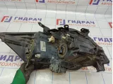 Фара левая Toyota Auris (E150) 8117002460. Дефект крепления.
