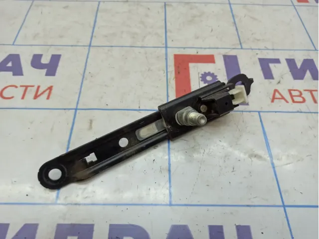 Механизм регулировки ремня безопасности Toyota Auris (E150) 7320053010.