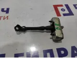 Ограничитель двери задний правый Toyota Auris (E150) 68630-02120.