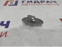 Повторитель на крыло белый Toyota Auris (E150) 81730-0D030.