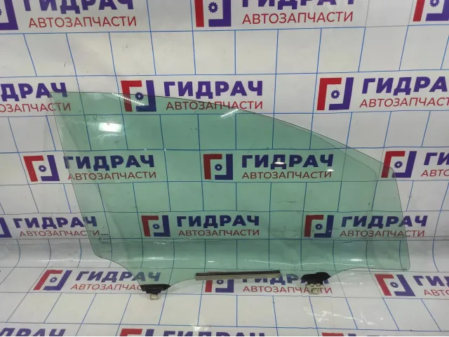 Стекло двери передней правой Toyota Auris (E150) 68101-02230.