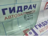 Стекло двери передней левой Toyota Auris (E150) 68102-02230.