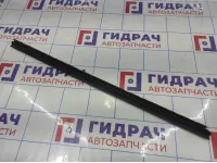 Уплотнитель стекла двери передний левый Toyota Auris (E150) 68172-02120.