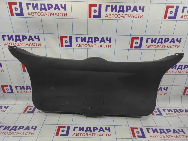 Обшивка двери багажника Toyota Auris (E150) 64780-02010. Царапины.