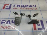 Петли двери задней левой Toyota Auris (E150) . Комплект.