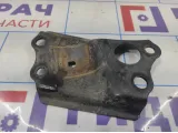 Кронштейн передней балки правый Toyota Auris (E150) 52255-02010.