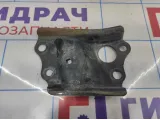 Кронштейн передней балки левый Toyota Auris (E150) 52256-02010.