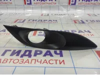 Рамка противотуманной фары правой Toyota Auris (E150) 81481-02050. Дефект.
