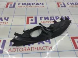 Рамка противотуманной фары правой Toyota Auris (E150) 81481-02050. Дефект.