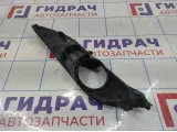 Рамка противотуманной фары правой Toyota Auris (E150) 81481-02050. Дефект.