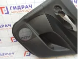 Обшивка двери задней правой Toyota Auris (E150) 67630-02E20-B0. Дефект.