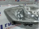 Фара правая Toyota Auris (E150) 81130-02470. Ремонтировались крепления.
