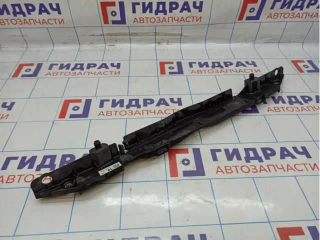 Кожух вентилятора Toyota Auris (E150) 16712-0D010. Дефект.