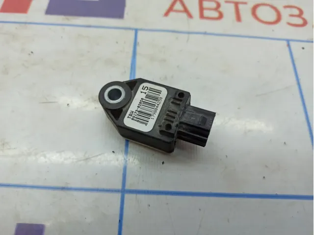 Датчик AIR BAG передний Toyota Auris (E150) 89173-02050.