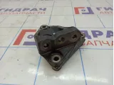 Кронштейн двигателя правый Toyota Auris (E150) 12315-37030.